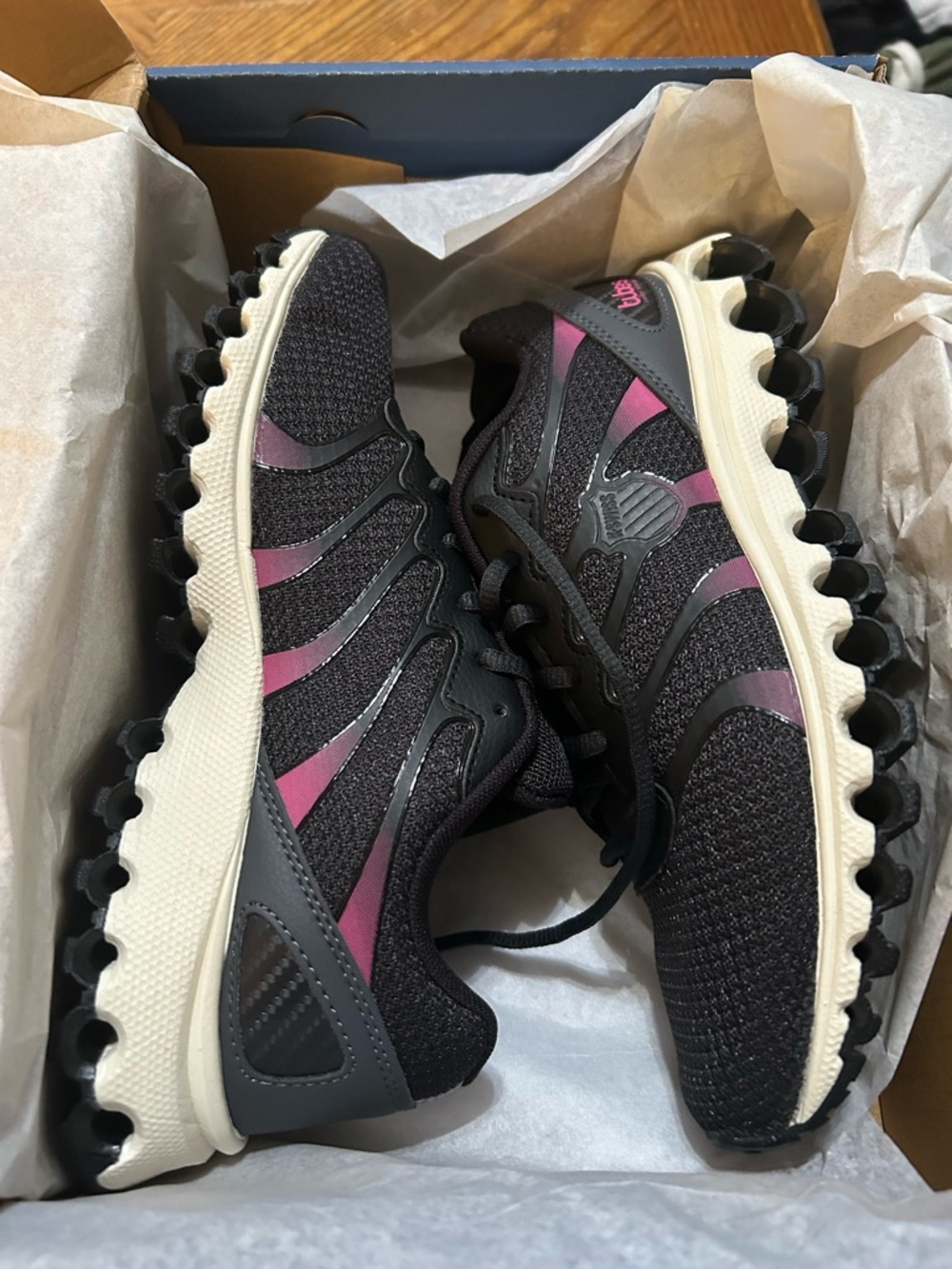 K-Swiss Women's Tubes 200 Training Shoe size 8